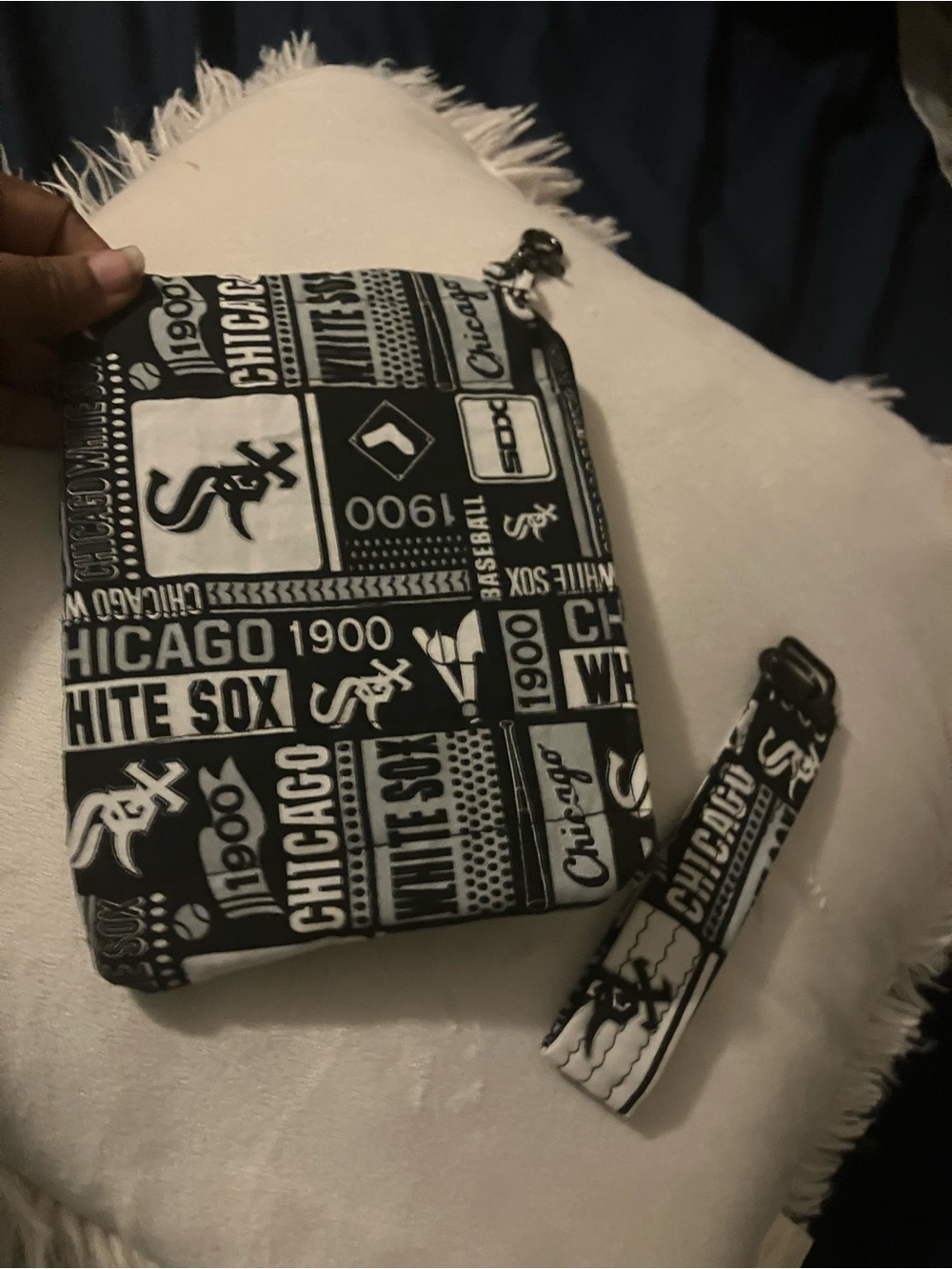 Chicago White Sox Black & White Crossbody Wristlet